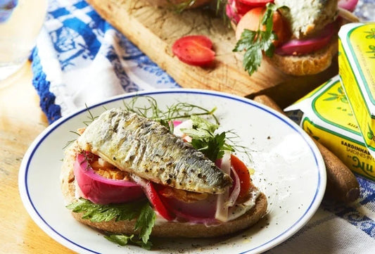 Sardines in olive oil served on toast